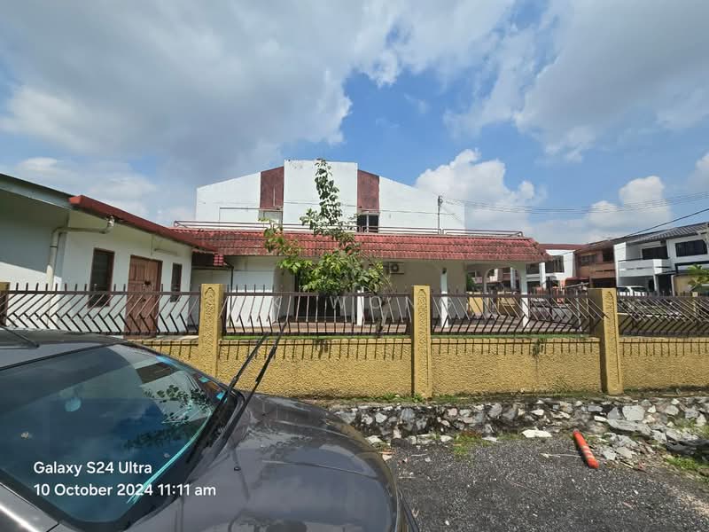 2-storey Terraced House for Sale in Taman Sri Watan (Ampang) - CK Wong - Exterior - PropertyGuru.com.my
