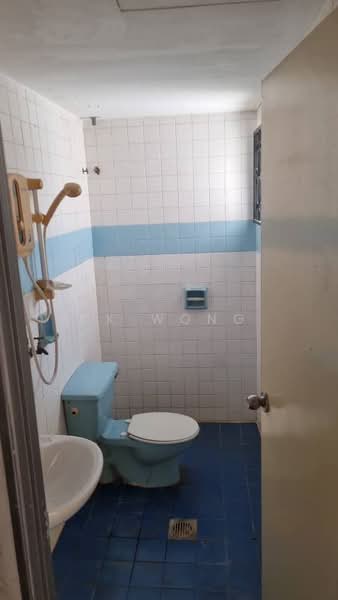 2-storey Terraced House for Sale in Taman Sri Watan (Ampang) - CK Wong - Bathroom - PropertyGuru.com.my