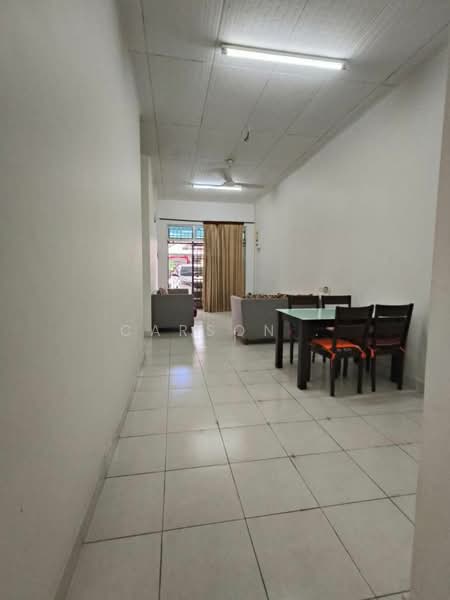 Rumah Teres 1 Tingkat untuk Dijual di Taman Bestari Indah (Ulu Tiram) - Carson . - Living Room - PropertyGuru.com.my