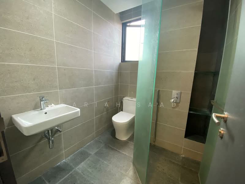 Kondominium untuk Disewa di The Valley Residences @ SkySierra - Sariah Saad - Bathroom - PropertyGuru.com.my