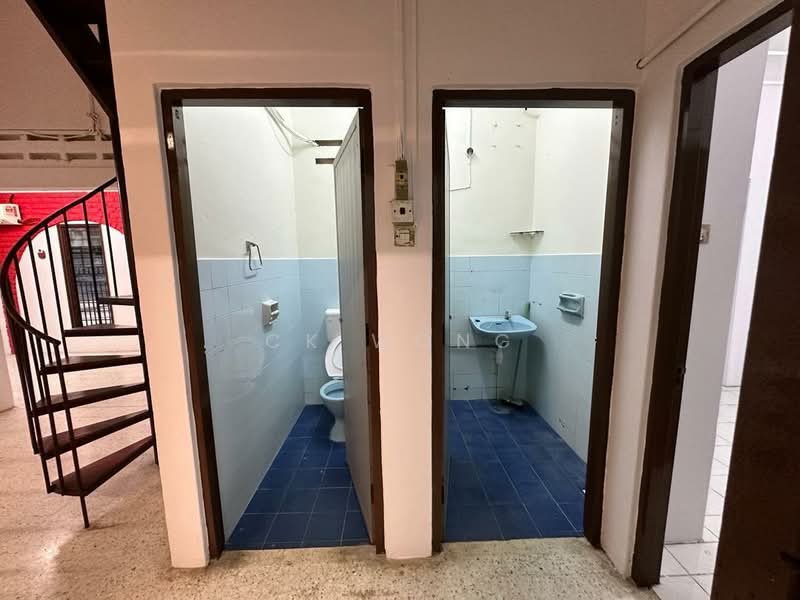 1-storey Terraced House for Sale in Ampang Jaya (Ampang) - CK Wong - Bathroom - PropertyGuru.com.my