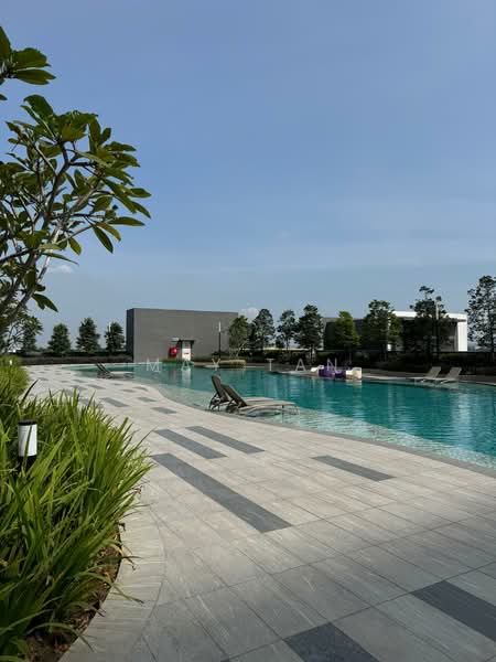 Servis Apartment untuk Disewa di Berkeley Uptown - May Tan - Pool - PropertyGuru.com.my