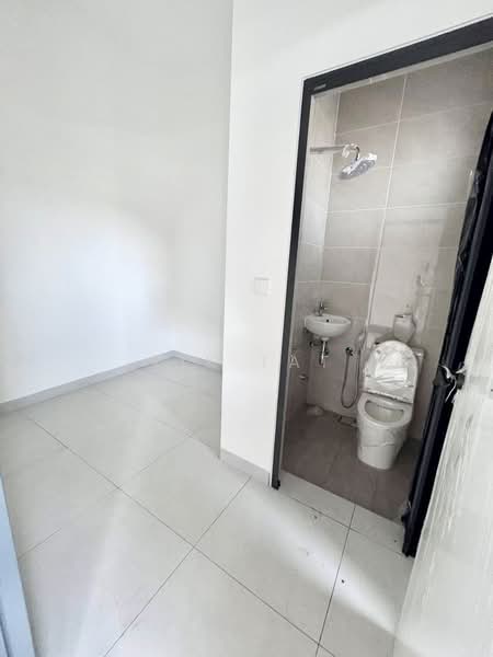 Rumah Berkembar untuk Dijual di Bandar Uda Utama (Johor Bahru) - Yik Tat - PropertyGuru.com.my