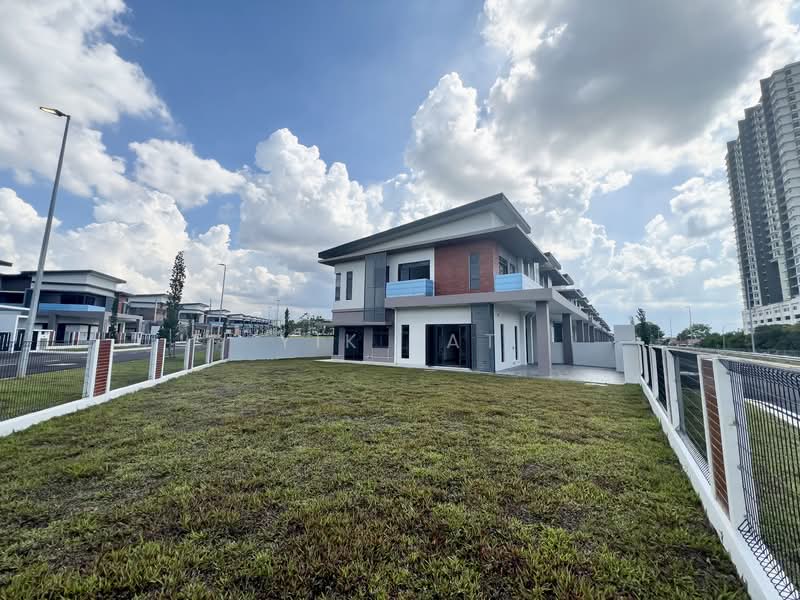 Rumah Berkembar untuk Dijual di Bandar Uda Utama (Johor Bahru) - Yik Tat - Exterior - PropertyGuru.com.my