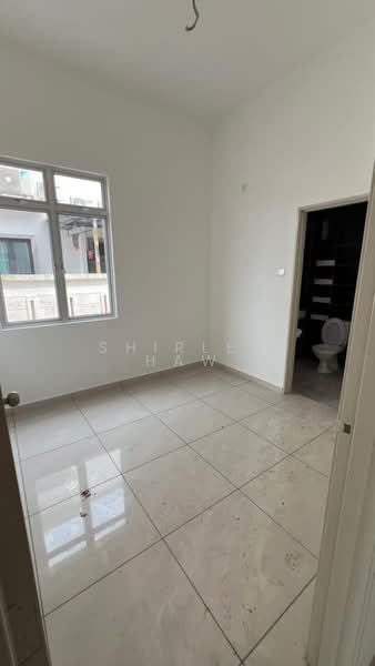 For Sale - Cluster House @ Taman Kempas Utama