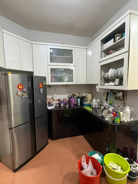 1-storey Terraced House for Rent in Taman Mount Austin (Tebrau) - Daphne Lee - Kitchen - PropertyGuru.com.my