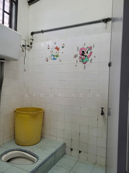 Rumah Teres 2 Tingkat untuk Dijual di Pandamaran (Klang) - Kimmy Yeoh - Ground floor Toilet - PropertyGuru.com.my