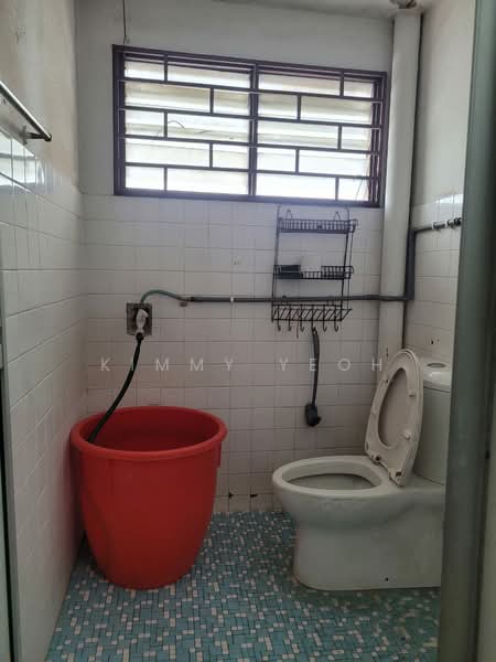 Rumah Teres 2 Tingkat untuk Dijual di Pandamaran (Klang) - Kimmy Yeoh - 1st floor toilet - PropertyGuru.com.my