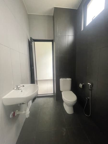2-storey Terraced House for Sale in Taman Mount Austin (Tebrau) - KT Tan - Bathroom - PropertyGuru.com.my