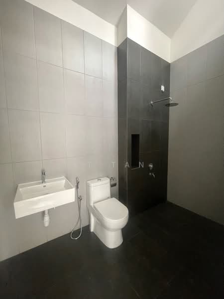 2-storey Terraced House for Sale in Taman Mount Austin (Tebrau) - KT Tan - Bathroom - PropertyGuru.com.my