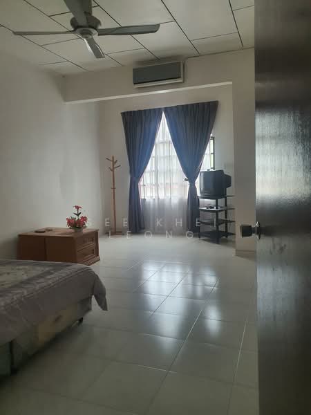 2-storey Terraced House for Rent in Taman Lake View (Taiping) - See Khei Leong - Bedroom - PropertyGuru.com.my