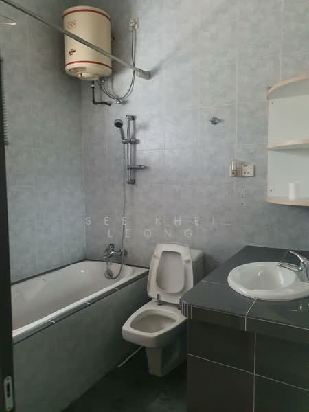 2-storey Terraced House for Rent in Taman Lake View (Taiping) - See Khei Leong - Bathroom - PropertyGuru.com.my
