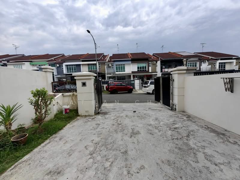 Rumah Teres 2 Tingkat untuk Dijual di Taman Seri Austin (Tebrau) - Nathan Chan - PropertyGuru.com.my
