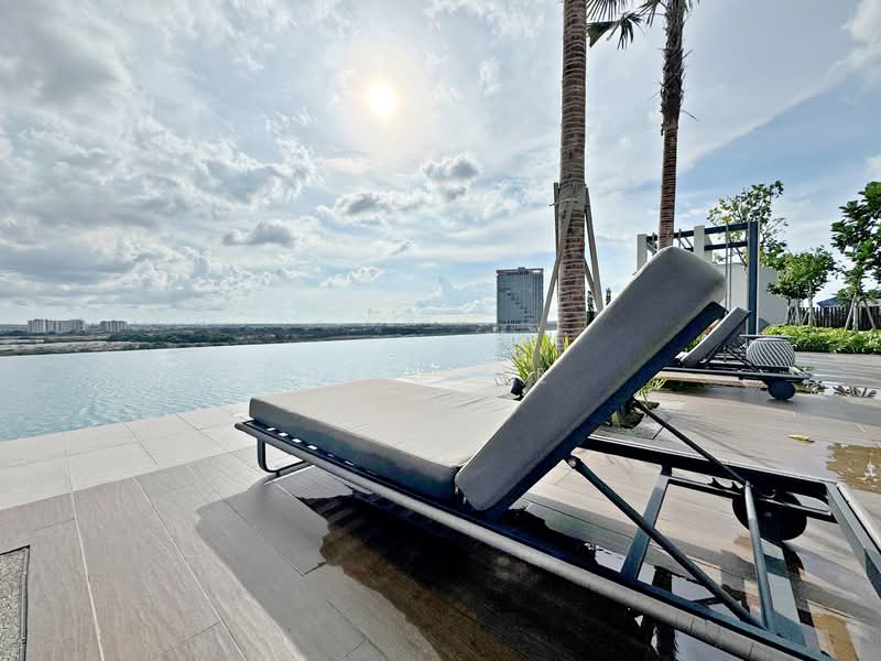 Service Residence for Rent at SUNSURIA FORUM SERVICED APARTMENT - Ray Lee - Pool - PropertyGuru.com.my