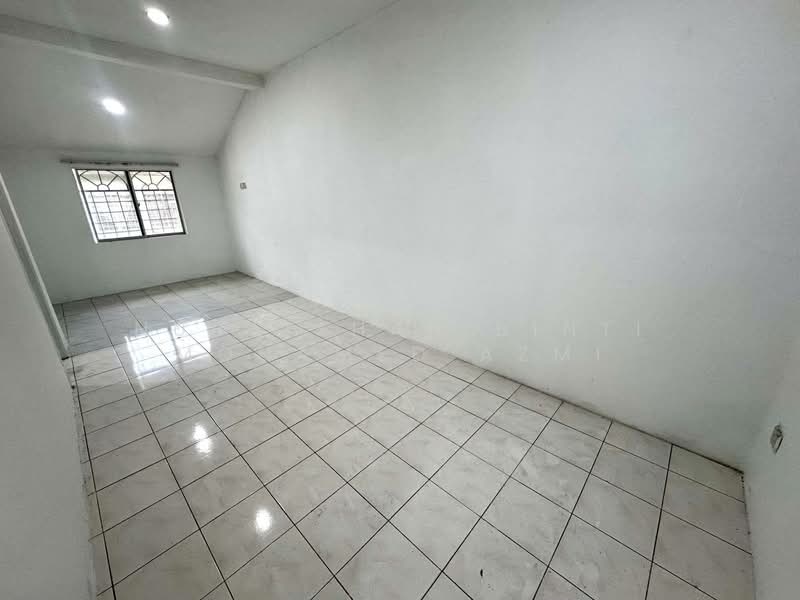 Rumah Teres 2 Tingkat untuk Dijual di Seri Kembangan (Selangor) - Nuraishah Binti Mohamed Azmi - PropertyGuru.com.my
