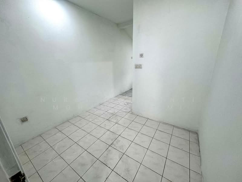 Rumah Teres 2 Tingkat untuk Dijual di Seri Kembangan (Selangor) - Nuraishah Binti Mohamed Azmi - PropertyGuru.com.my