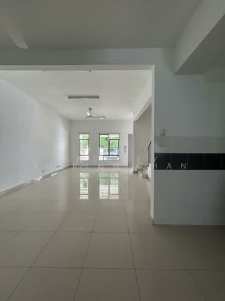 2-storey Terraced House for Sale in Setia Indah (Setia Alam) - Shirley Chan - Living Room - PropertyGuru.com.my
