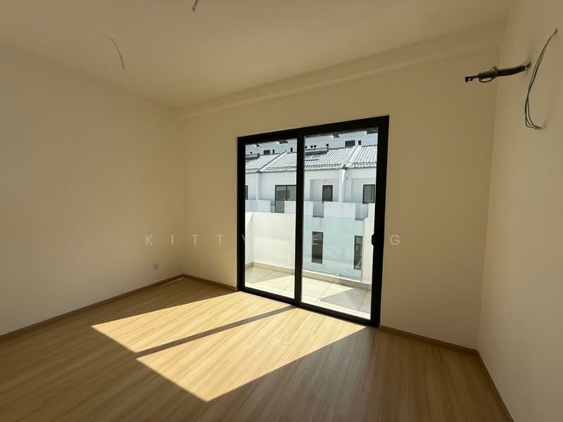 3.5-storey Terraced House for Rent in Damansara Perdana (Selangor) - Kitty Leung - Balcony - PropertyGuru.com.my