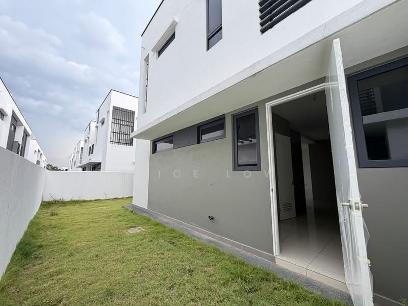Semi-Detached House for Sale in Bandar Gamuda Gardens (Rawang) - Alice Low - Exterior - PropertyGuru.com.my