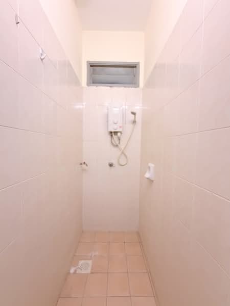 Pangsapuri untuk Dijual di Permai Jaya - Angie Khoo - Bathroom - PropertyGuru.com.my