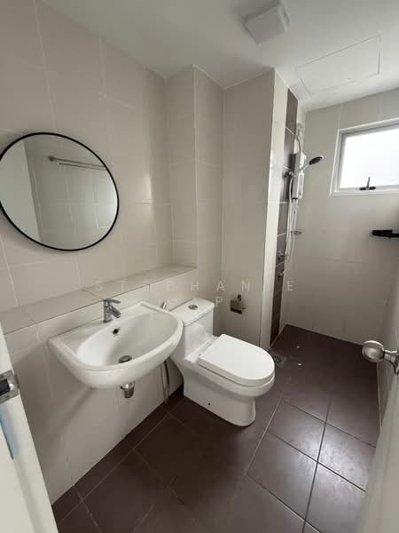 Pangsapuri untuk Disewa di Permas Ville Apartment - Stephanie Yap - Bathroom - PropertyGuru.com.my
