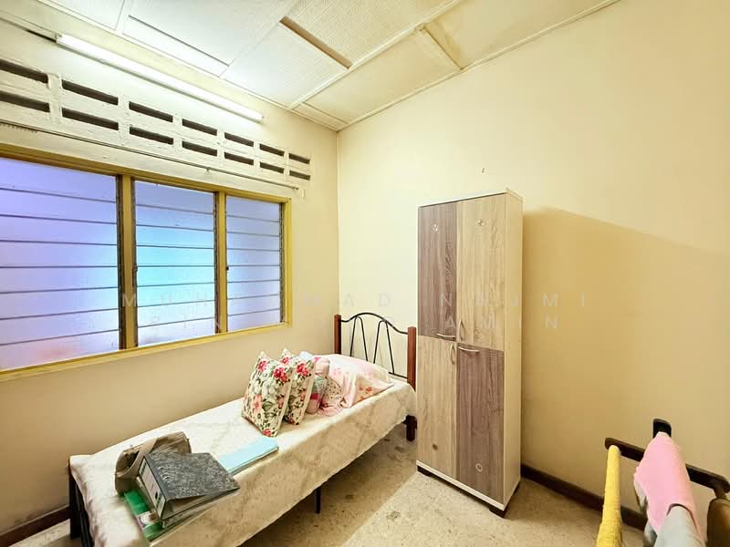 Rumah Teres 1 Tingkat untuk Dijual di Taman Segambut (Jalan Kuching) - Muhammad Najmi Bin Mohd Amin - Bedroom - PropertyGuru.com.my