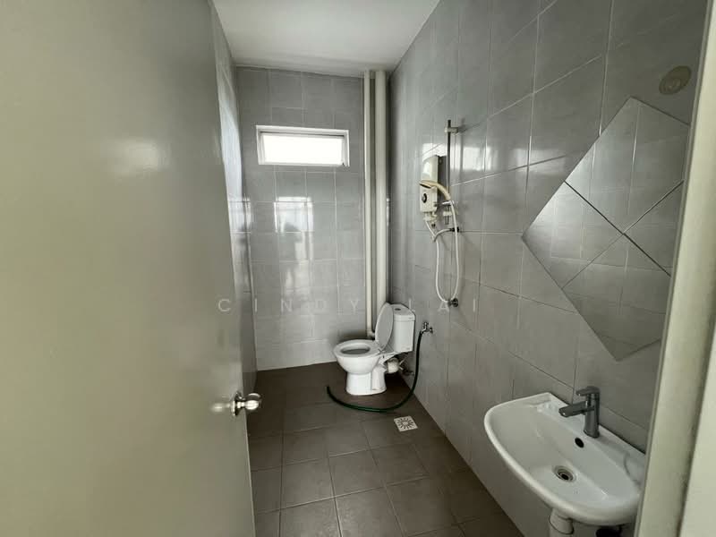 Pangsapuri untuk Disewa di Pangsapuri Setia Impian @ Kajang - Cindy Lai - Bathroom - PropertyGuru.com.my
