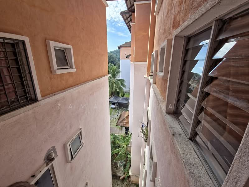 Pangsapuri untuk Dijual di Astana Alam Apartment 3 - Zamani Ishak - Exterior - PropertyGuru.com.my
