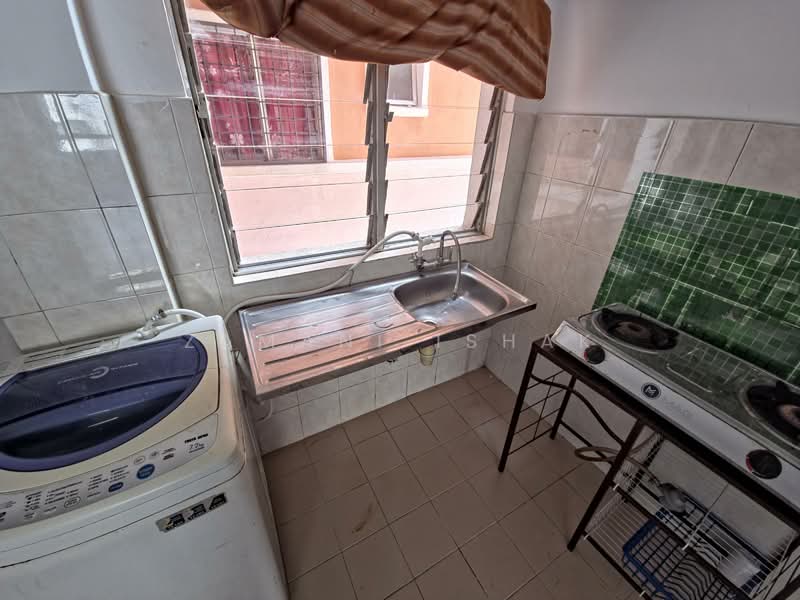 Pangsapuri untuk Dijual di Astana Alam Apartment 3 - Zamani Ishak - Kitchen - PropertyGuru.com.my