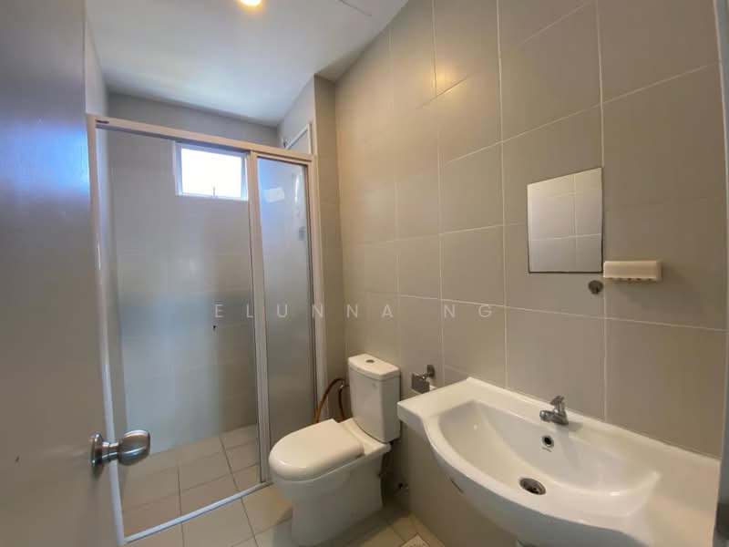 Service Residence for Rent at Meridin Bayvue Serviced Apartment - Elunna Ng - Bathroom - PropertyGuru.com.my