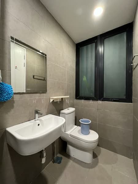 Servis Apartment untuk Disewa di H2O Residences - Helen Tan - Bathroom - PropertyGuru.com.my