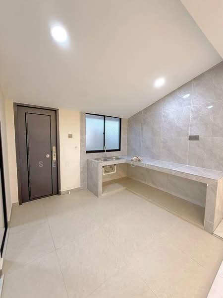 1-storey Terraced House for Sale in Taman Johor Jaya (Johor Bahru) - Serene Chua - Kitchen - PropertyGuru.com.my