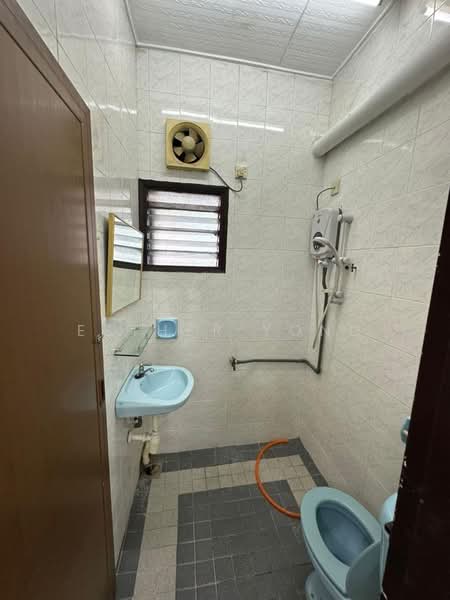 Shop / Office for Sale in Taman Desa (Kuala Lumpur) - Esther Yong - Bathroom - PropertyGuru.com.my