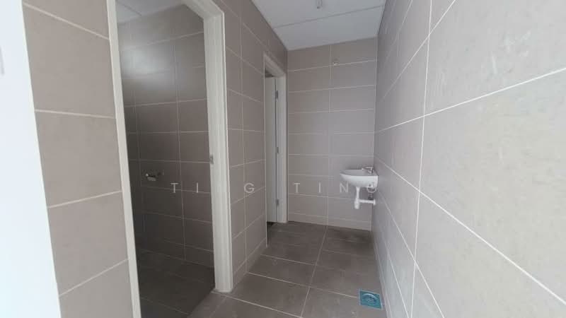 Terrace Factory for Rent in Bandar Kulai (Kulai) - Ting Ting - Bathroom - PropertyGuru.com.my
