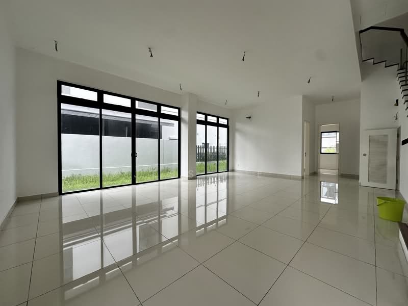 Semi-Detached House for Sale in Setia Alam (Selangor) - Jess Tee - Living Room - PropertyGuru.com.my