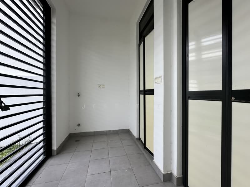 Semi-Detached House for Sale in Setia Alam (Selangor) - Jess Tee - Balcony - PropertyGuru.com.my