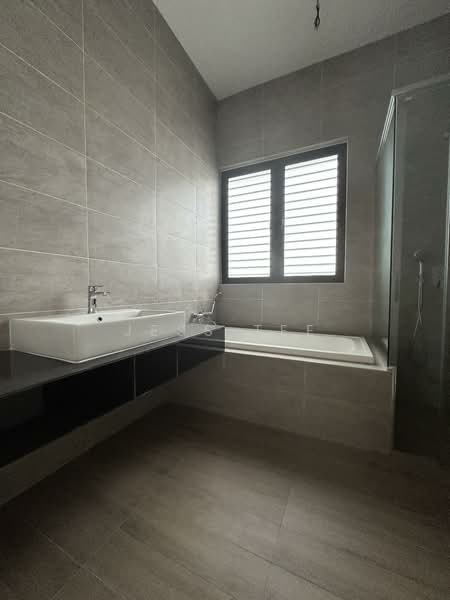 Semi-Detached House for Sale in Setia Alam (Selangor) - Jess Tee - Bathroom - PropertyGuru.com.my