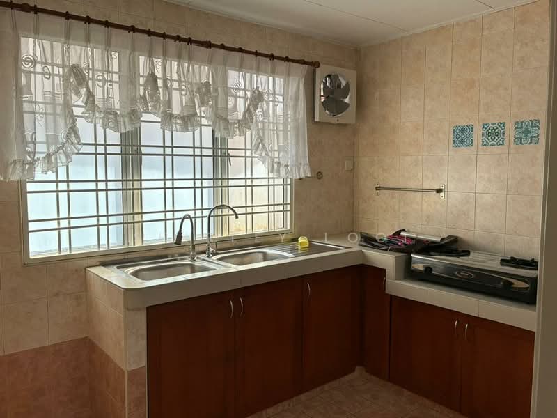 2-storey Terraced House for Rent in Bukit Jelutong (Shah Alam) - Shirley Looi - Kitchen - PropertyGuru.com.my