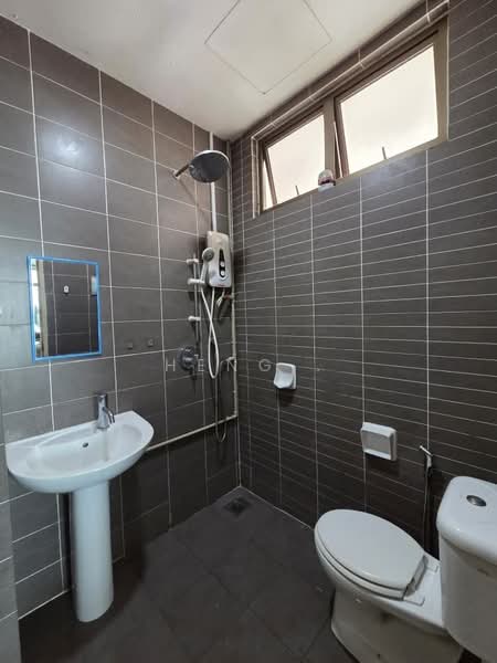 Service Residence for Rent at Palazio - Heng . - Bathroom - PropertyGuru.com.my