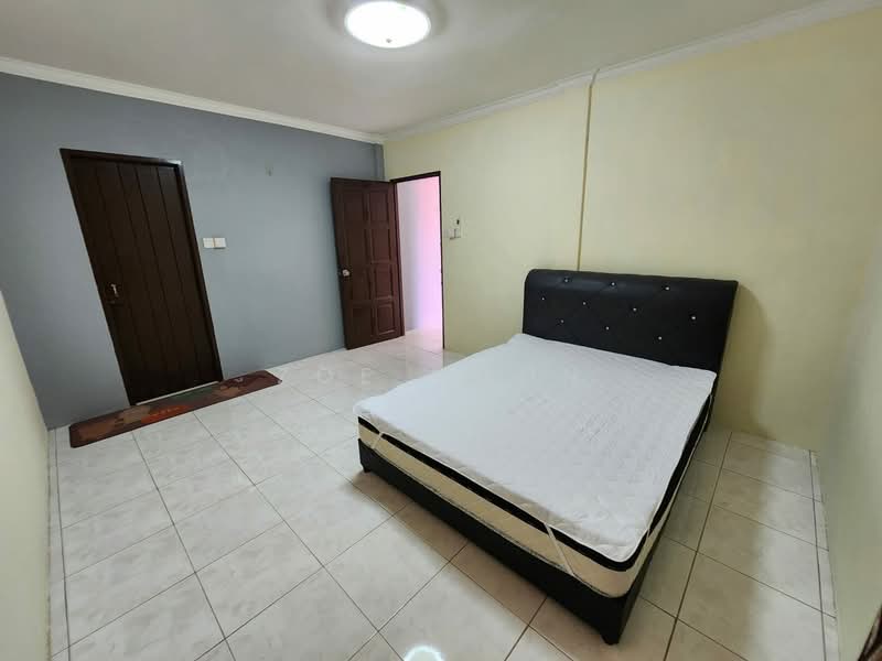 1-storey Terraced House for Rent in Taman Lee Ling (Kuching) - Zoe Voon - Bedroom - PropertyGuru.com.my