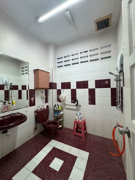 Rumah Teres 2 Tingkat untuk Dijual di Happy Garden (Kuchai Lama) - Cindy Lee Yoke Peng - Bathroom - PropertyGuru.com.my