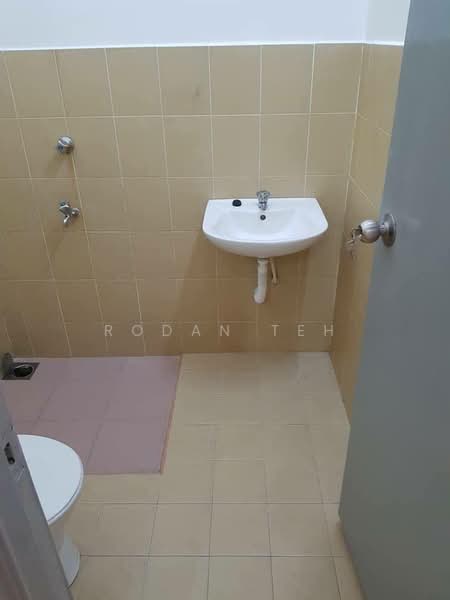 1-storey Terraced House for Sale in Ulu Tiram (Johor) - Rodan Teh - Bathroom - PropertyGuru.com.my