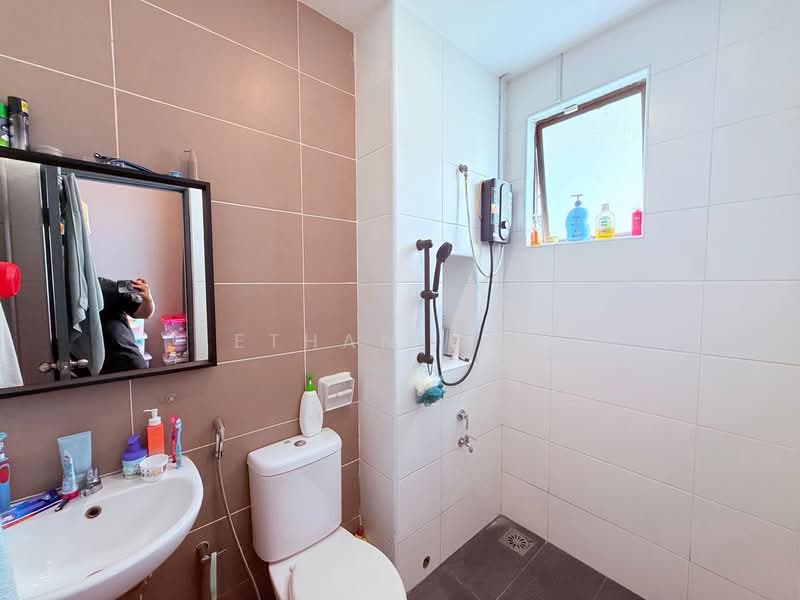 2-storey Terraced House for Sale in Austin (Johor Bahru) - Ethan Gan - Bathroom - PropertyGuru.com.my