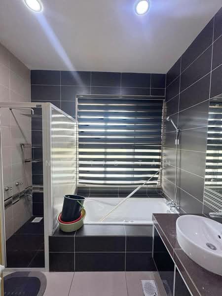3-storey Terraced House for Sale in Bandar Seri Alam (Masai) - Noctis Tan - Bathroom - PropertyGuru.com.my