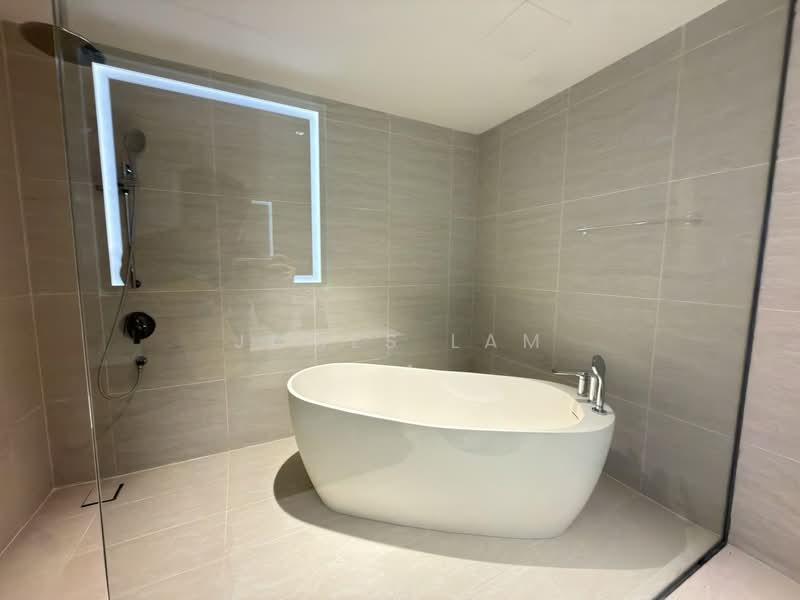 Service Residence for Sale at Star Residences Two - James Lam - Bathroom - PropertyGuru.com.my