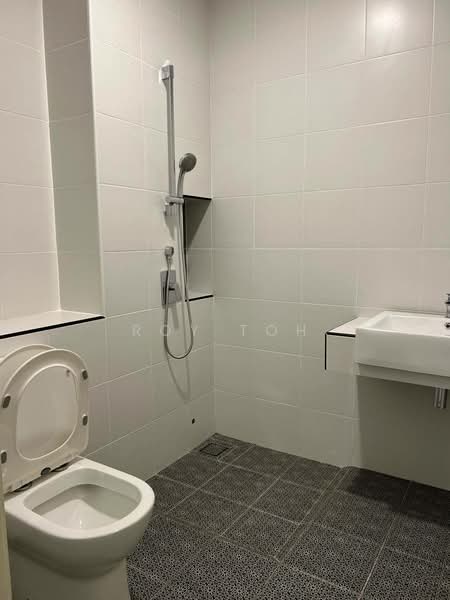 Rumah Berkembar untuk Disewa di Bandar Cassia (Batu Kawan) - Roy Toh - Bathroom - PropertyGuru.com.my