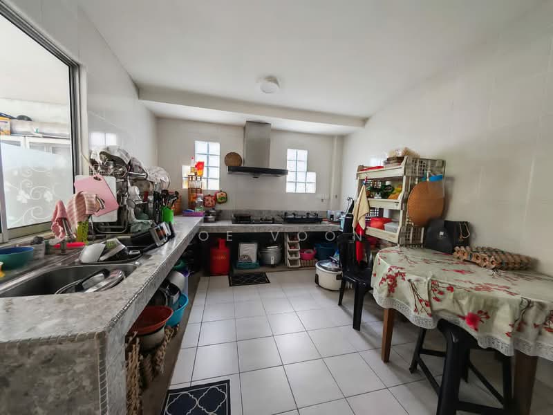Rumah Berkembar untuk Dijual di Taman Riveria (Samarahan) - Zoe Voon - Kitchen - PropertyGuru.com.my