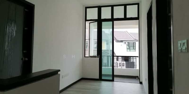 Rumah Teres 2 Tingkat untuk Dijual di Johor Bahru (Johor) - Shishi . - Balcony - PropertyGuru.com.my