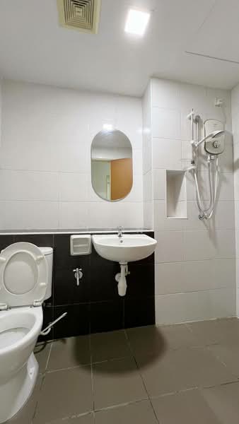 Service Residence for Sale at Sky Gardens Residences - Chris Chin - Bathroom - PropertyGuru.com.my