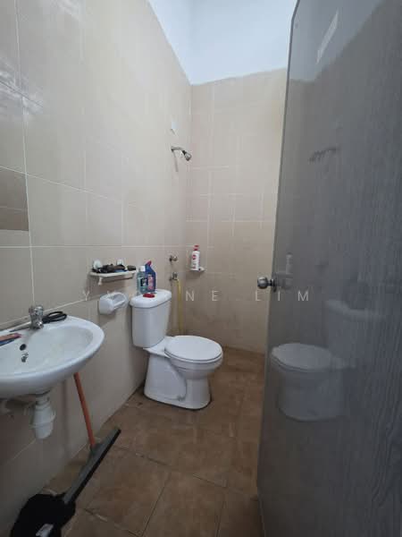 2-storey Terraced House for Sale in Taman Scientex Utama (Senai) - Yvonne Lim - Bathroom - PropertyGuru.com.my